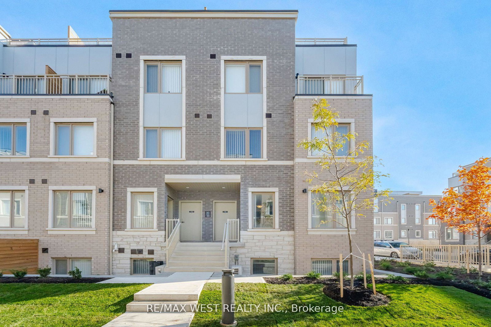 141-honeycrisp-crescent-vaughan-ontario-n12740042