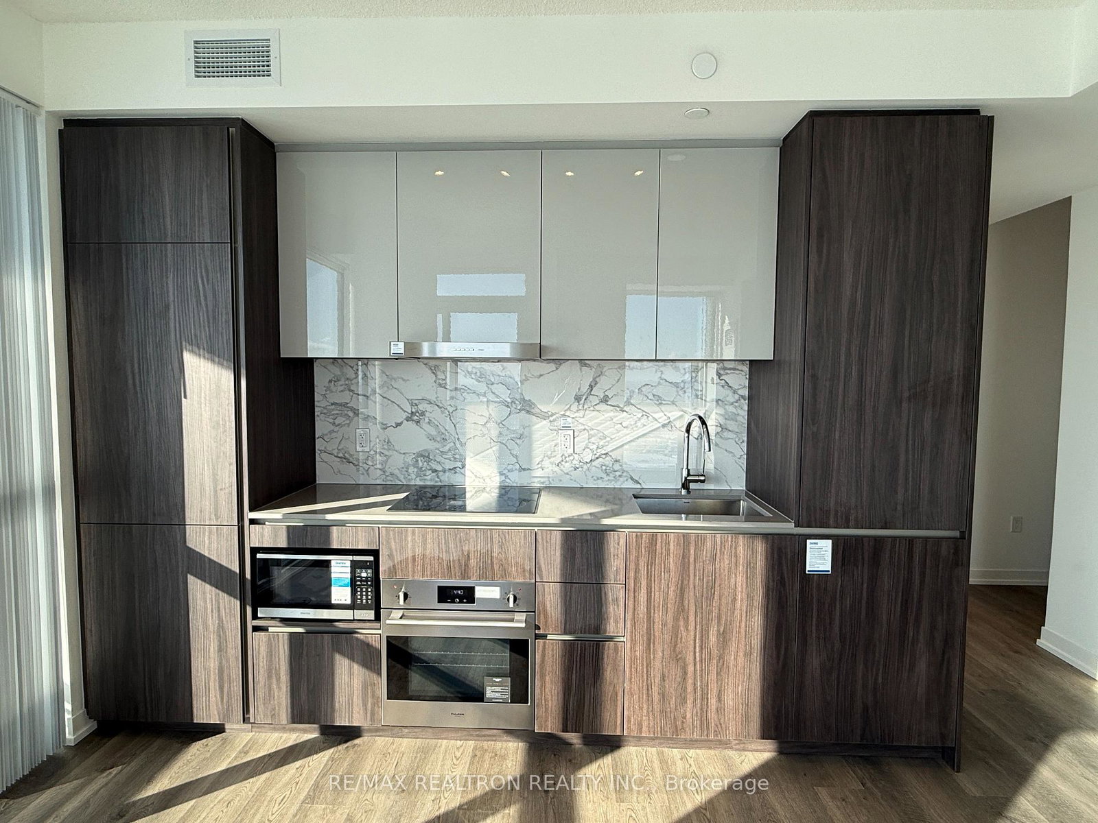 8-interchange-way-vaughan-ontario-n12741194
