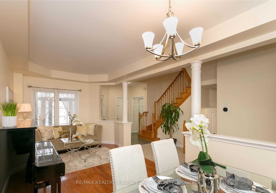 8-thornbush-court-richmond-hill-ontario-n12742278
