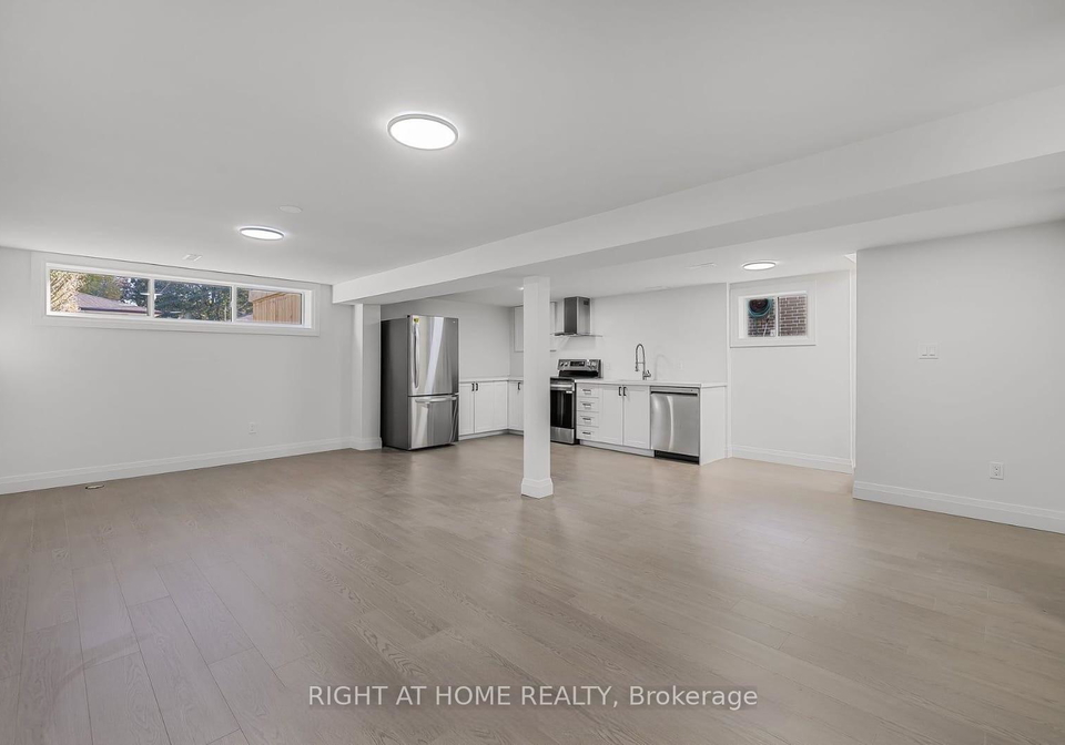 703-sunnypoint-drive-newmarket-ontario-n12747116