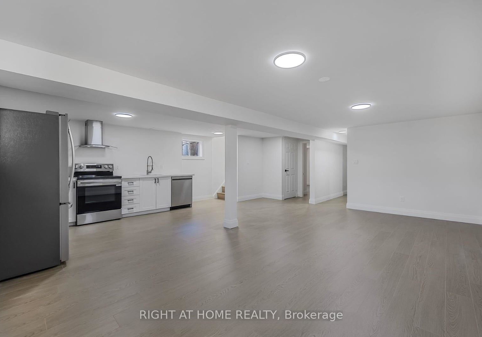 703-sunnypoint-drive-newmarket-ontario-n12747116