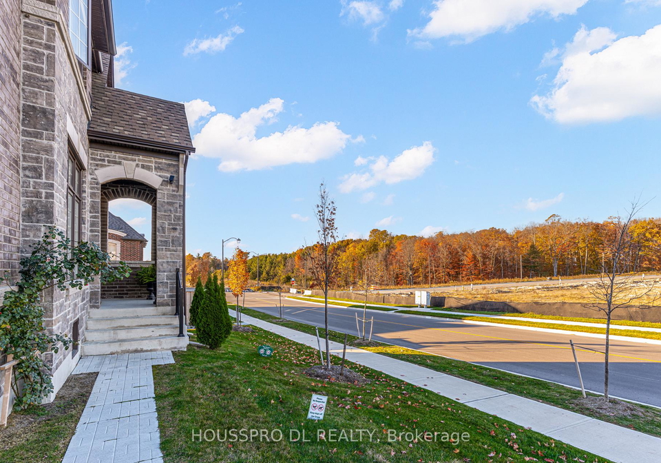136-carriage-shop-bend-east-gwillimbury-ontario-n12748582