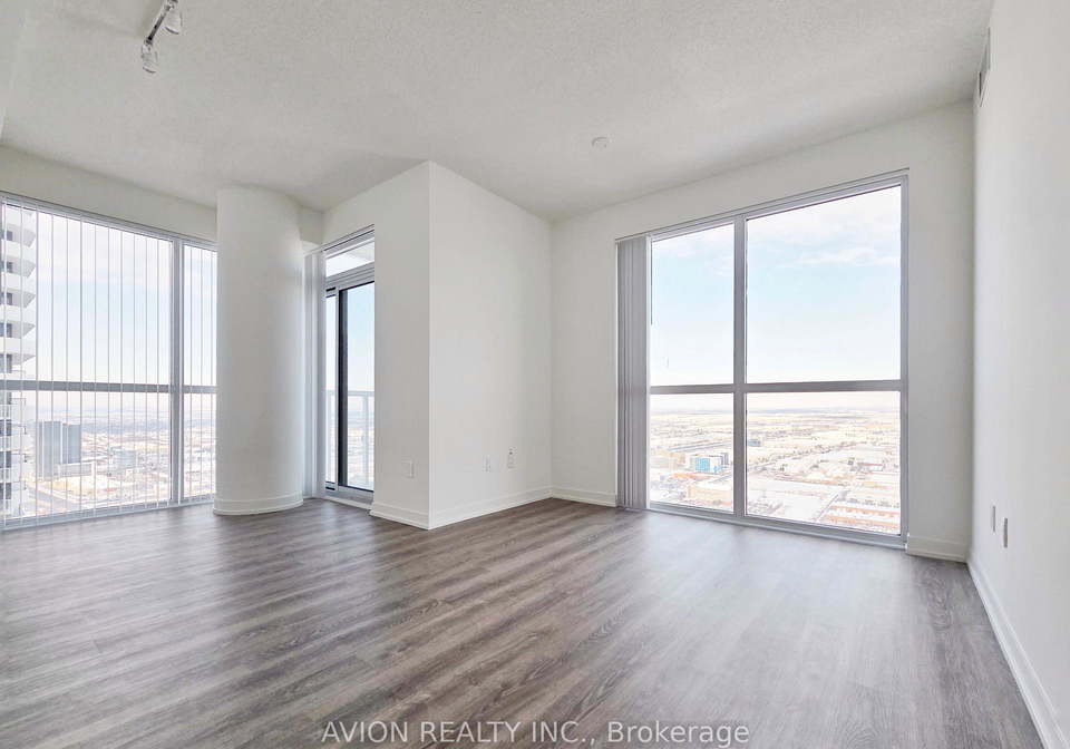 8-interchange-way-vaughan-ontario-n12748626