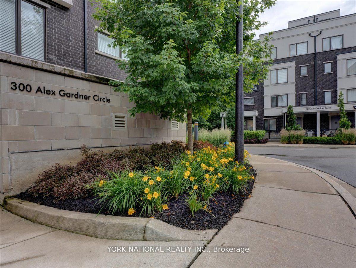 300-alex-gardner-circle-aurora-ontario-n12750574
