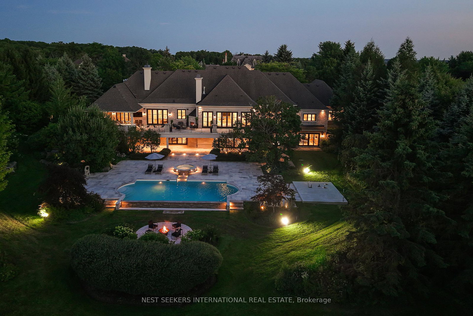 16-eversley-hall-king-ontario-n12751002