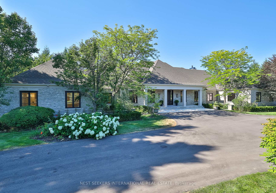 16-eversley-hall-king-ontario-n12751002
