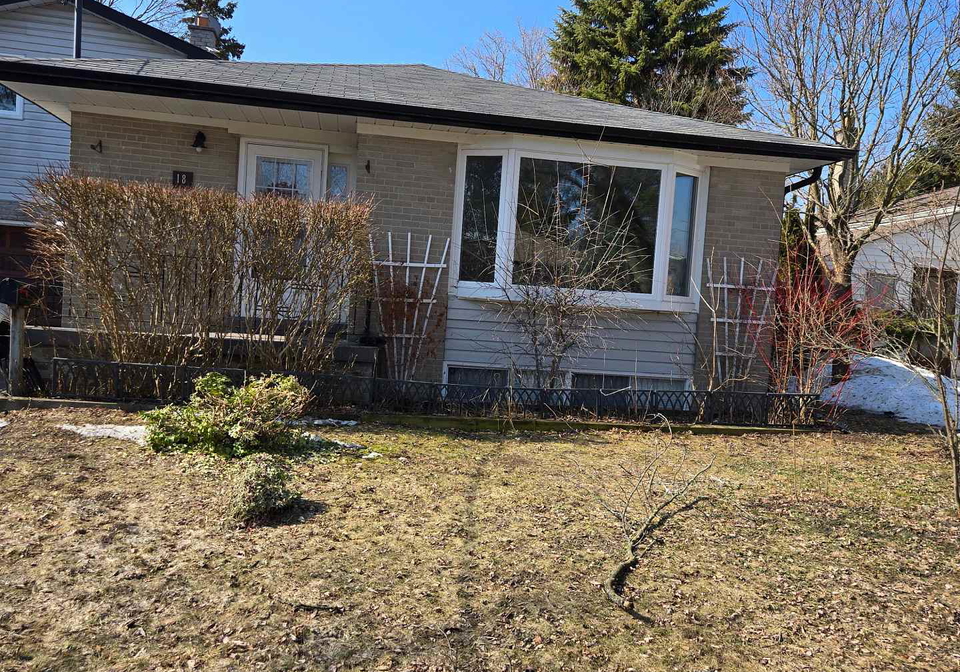 18-collins-crescent-aurora-ontario-n12752306