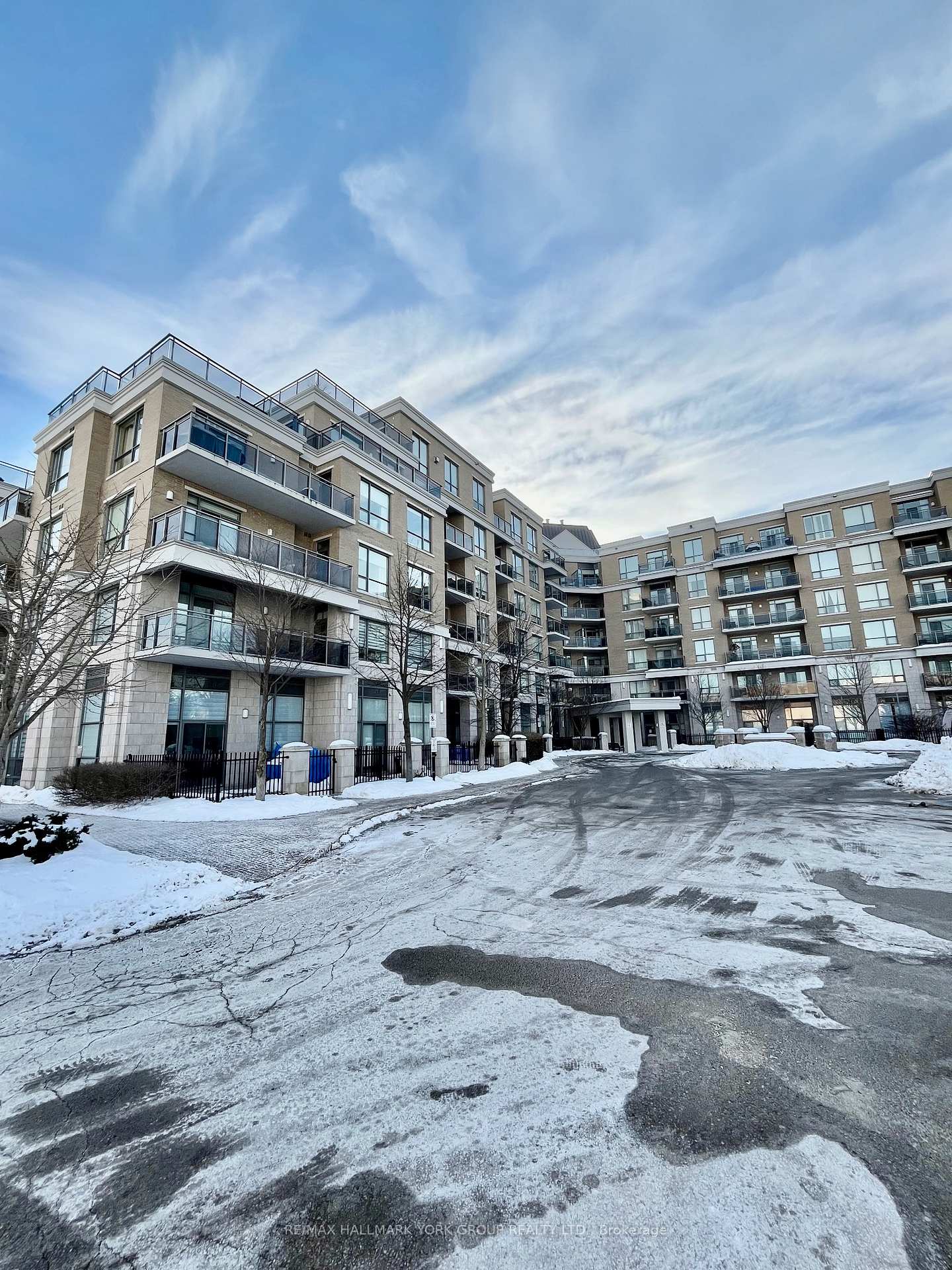 111-civic-square-gate-aurora-ontario-n12757914
