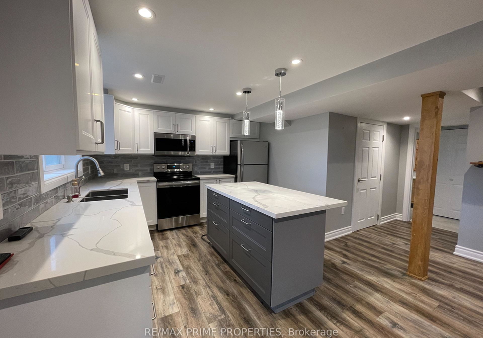 315-kirby-crescent-newmarket-ontario-n12758784