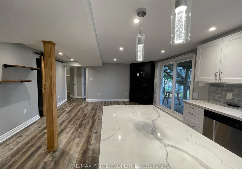315-kirby-crescent-newmarket-ontario-n12758784