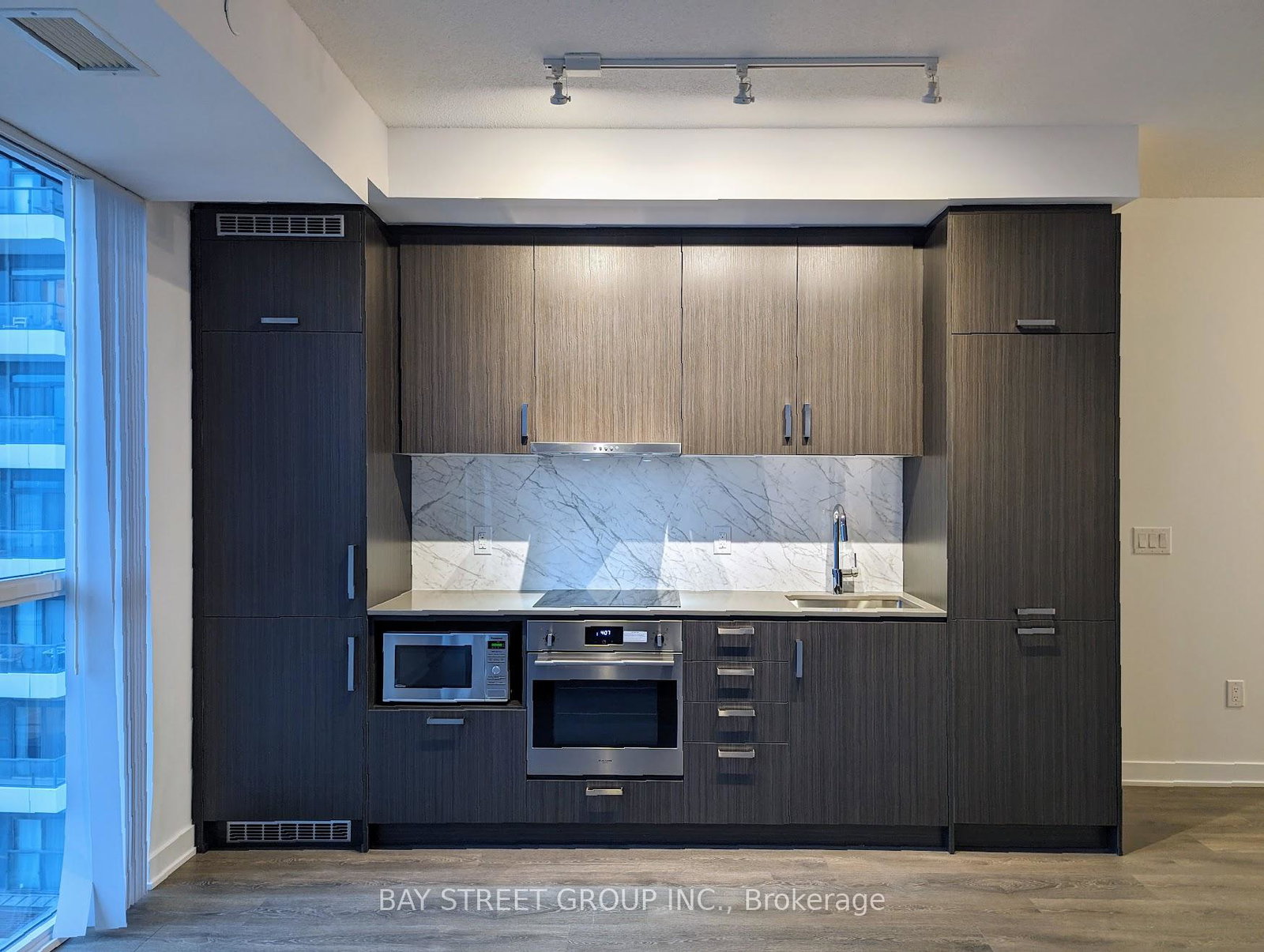 60-honeycrisp-crescent-vaughan-ontario-n12759140