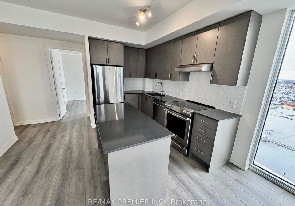 27-korda-gate-vaughan-ontario-n12762020