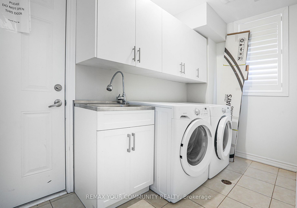 60-cathedral-high-heights-e-markham-ontario-n12763102