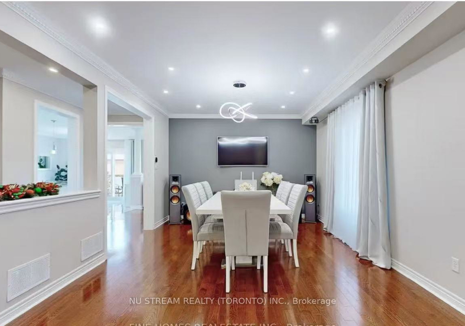 85-patti-mcculloch-way-newmarket-ontario-n12764044