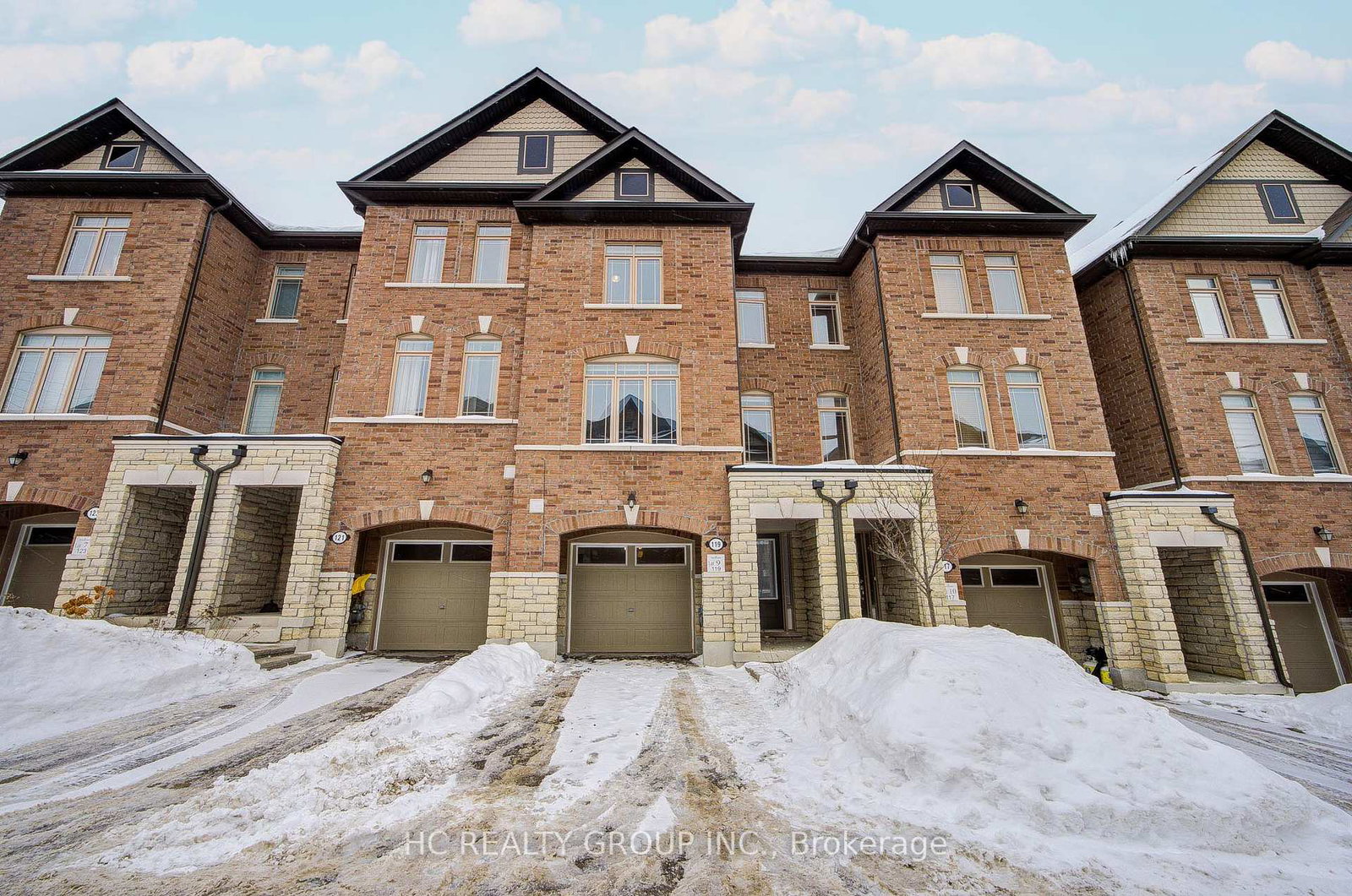119-gordon-circle-newmarket-ontario-n12764834