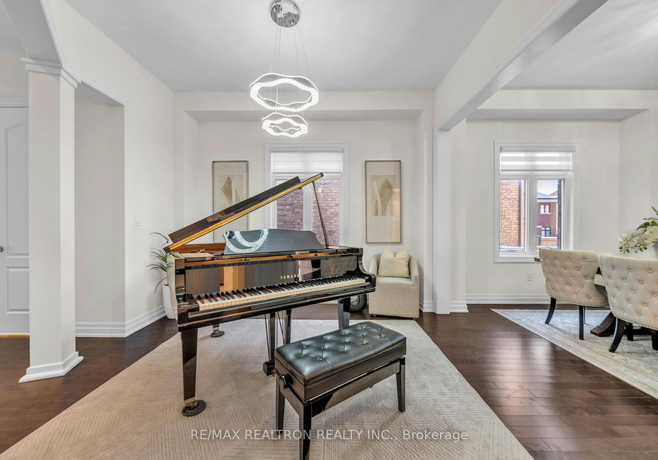 11-botelho-circle-aurora-ontario-n12765758