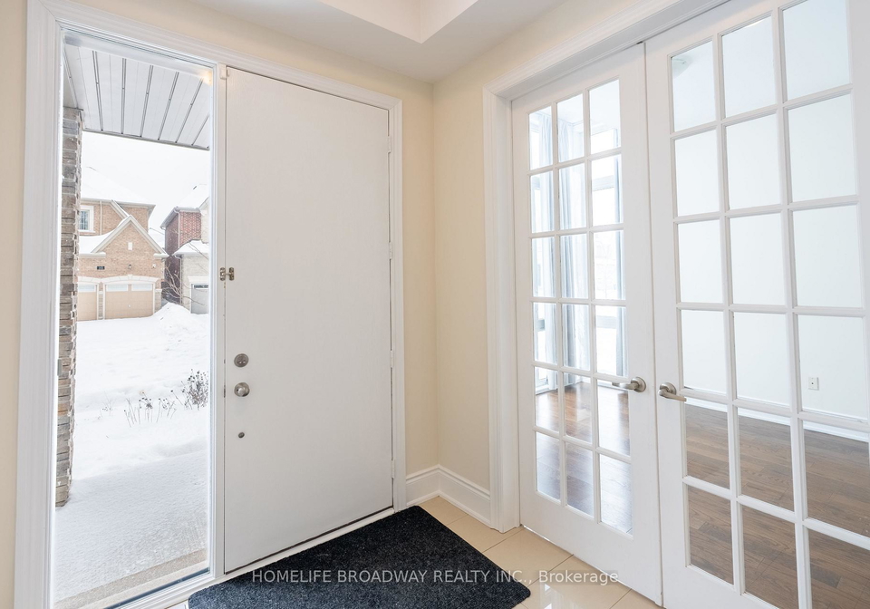 166-conklin-crescent-aurora-ontario-n12766446