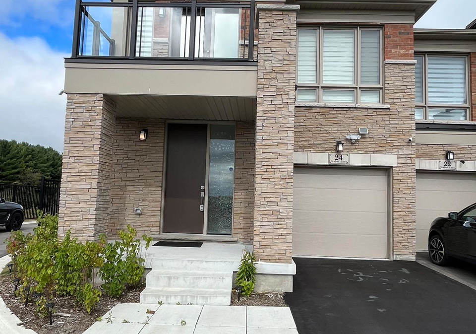 24-stubbs-lane-aurora-ontario-n12769570