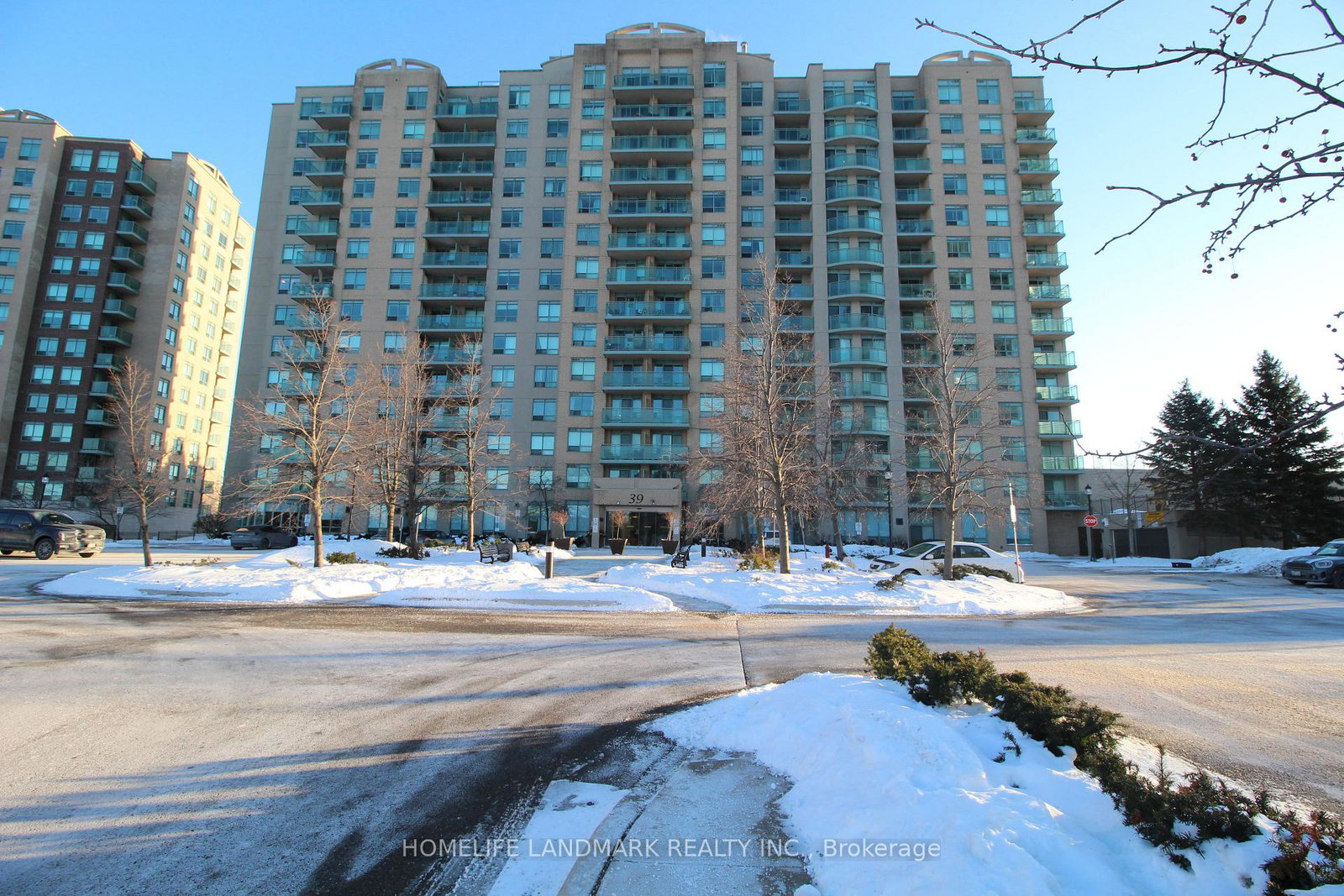 39-oneida-crescent-richmond-hill-ontario-n12770340