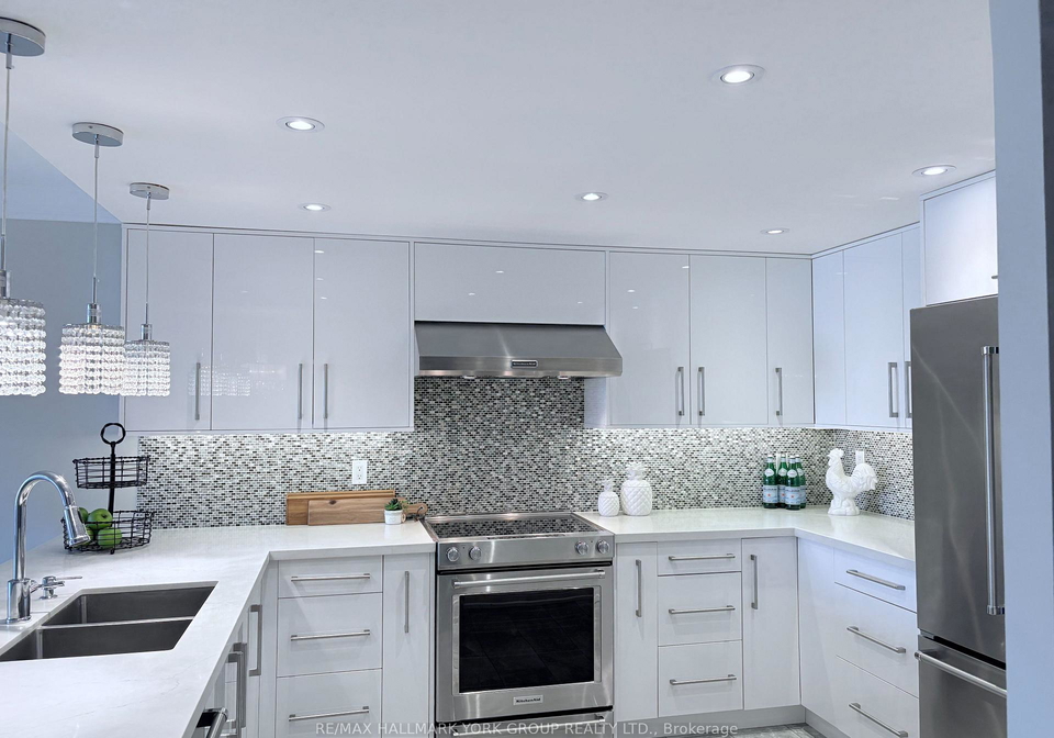 100-observatory-lane-richmond-hill-ontario-n12770602
