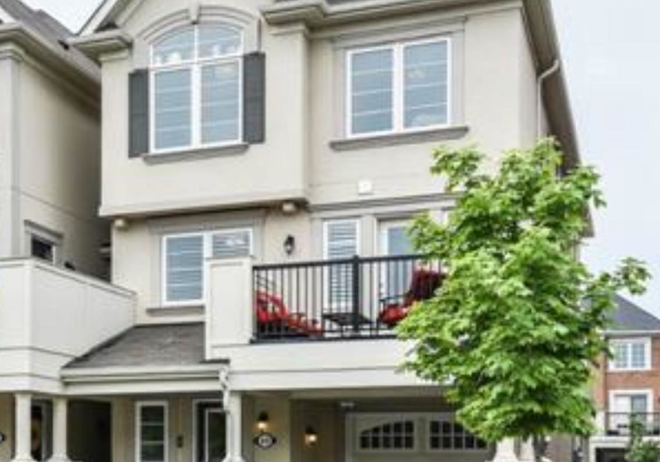 60-stocks-lane-aurora-ontario-n12773516