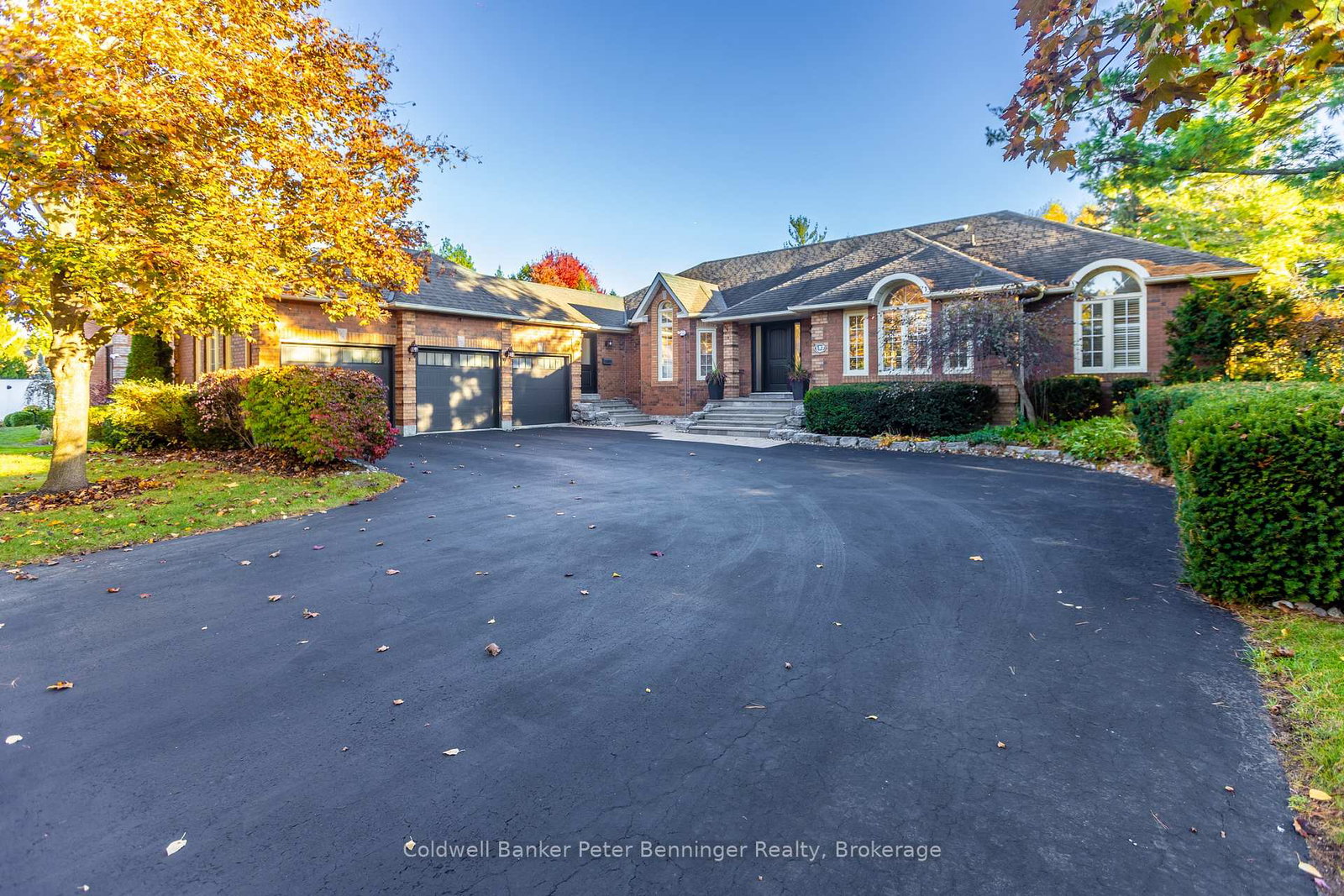 152-treegrove-circle-aurora-ontario-n12773934