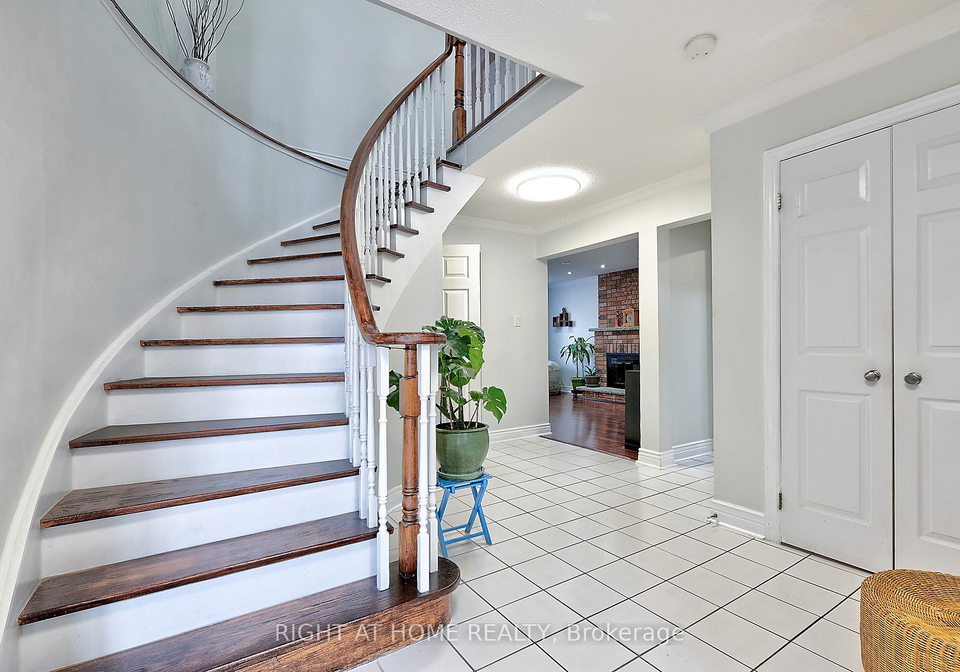 224-ridgefield-crescent-vaughan-ontario-n12774414