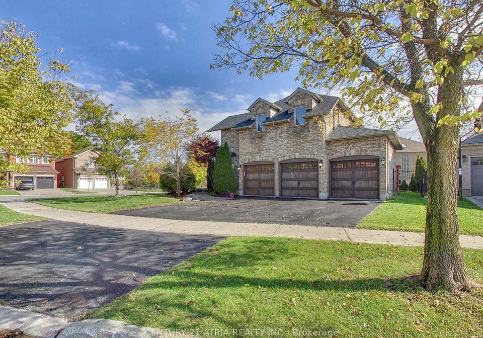 2-whalen-court-richmond-hill-ontario-n12775362