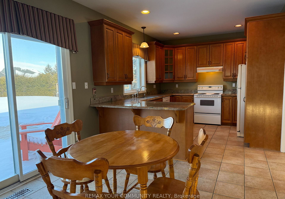 22-whitebirch-lane-east-gwillimbury-ontario-n12776354