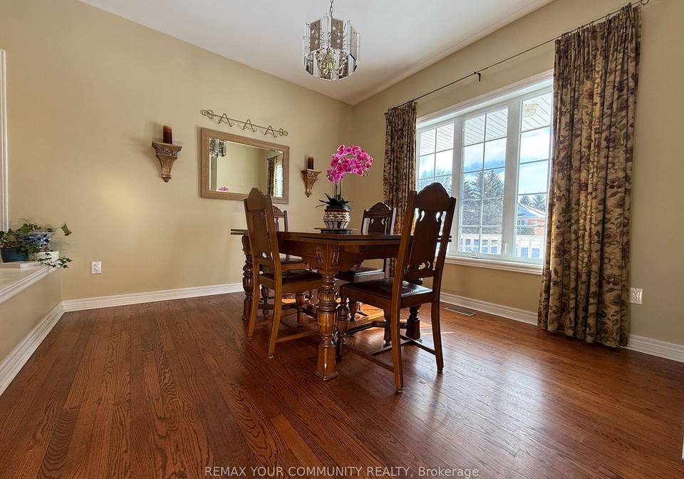 22-whitebirch-lane-east-gwillimbury-ontario-n12776354