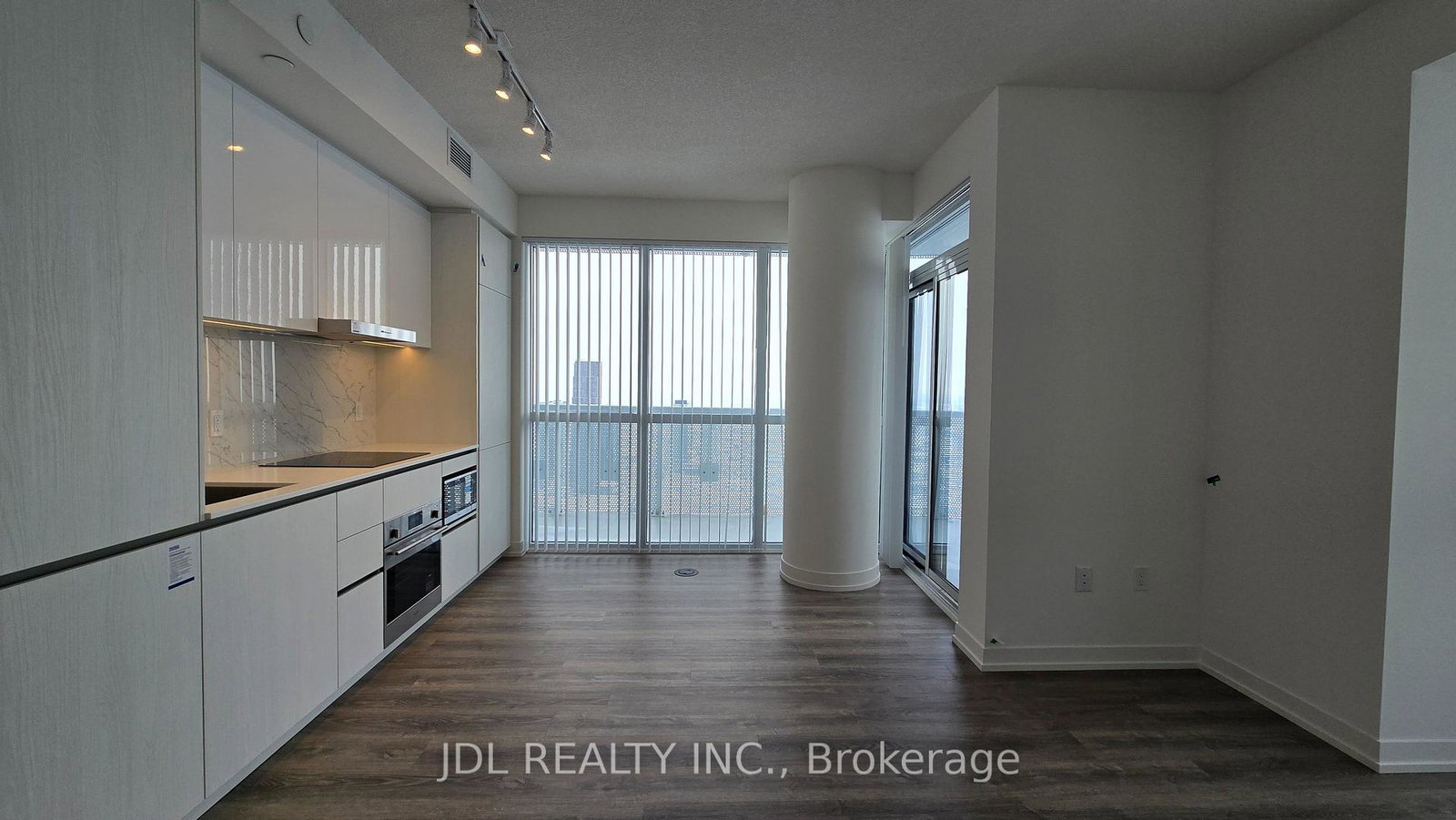 8-interchange-way-vaughan-ontario-n12776476