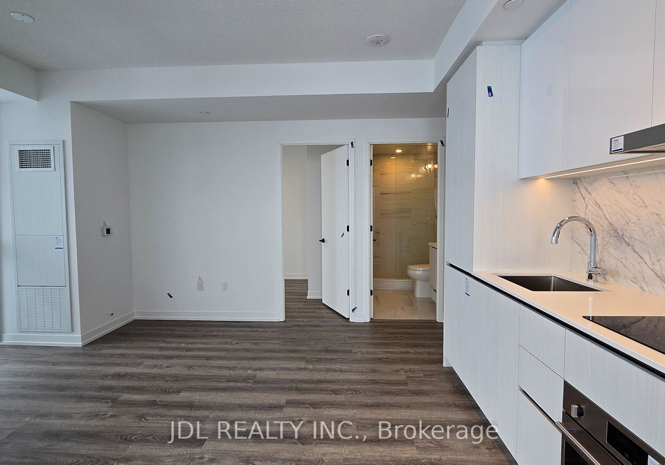 8-interchange-way-vaughan-ontario-n12776476