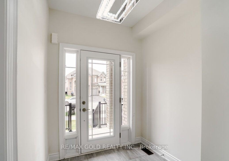174-sutherland-avenue-bradford-west-gwillimbury-ontario-n12780580