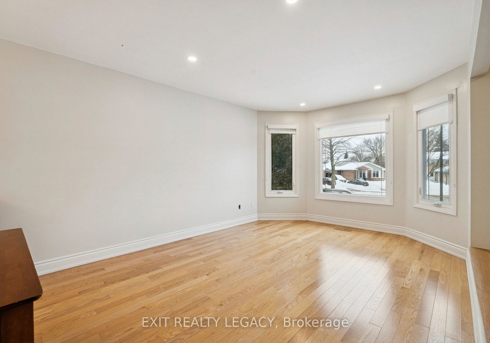 10-eves-court-newmarket-ontario-n12781210