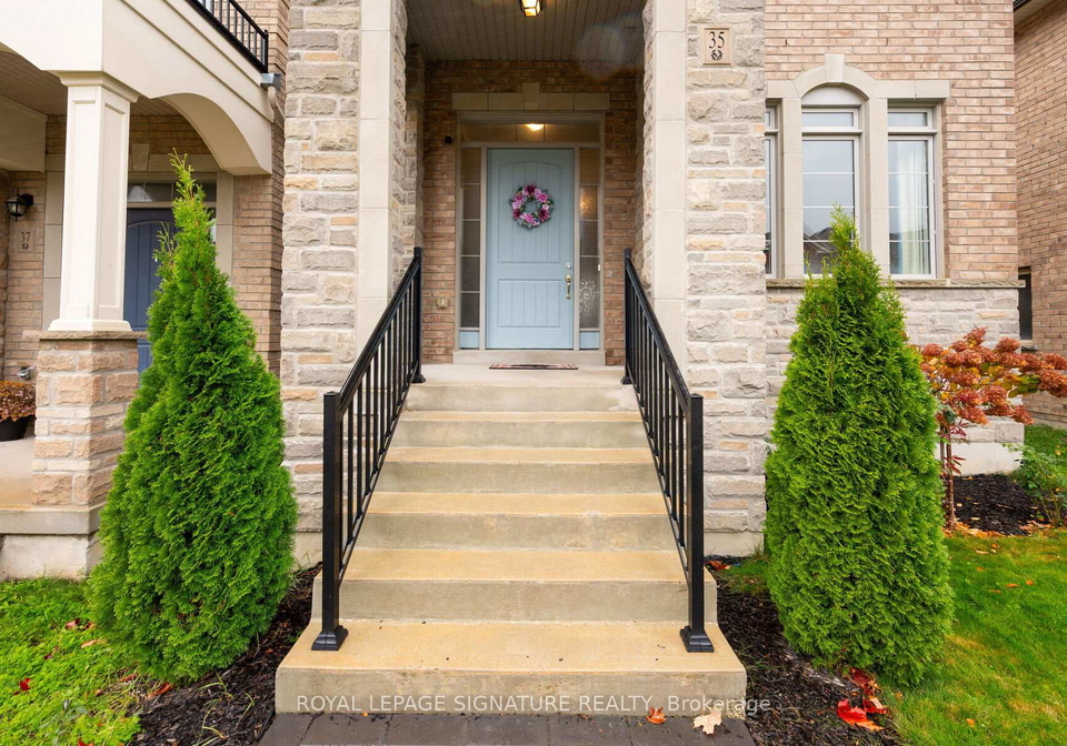 35-clara-may-avenue-east-gwillimbury-ontario-n12785570
