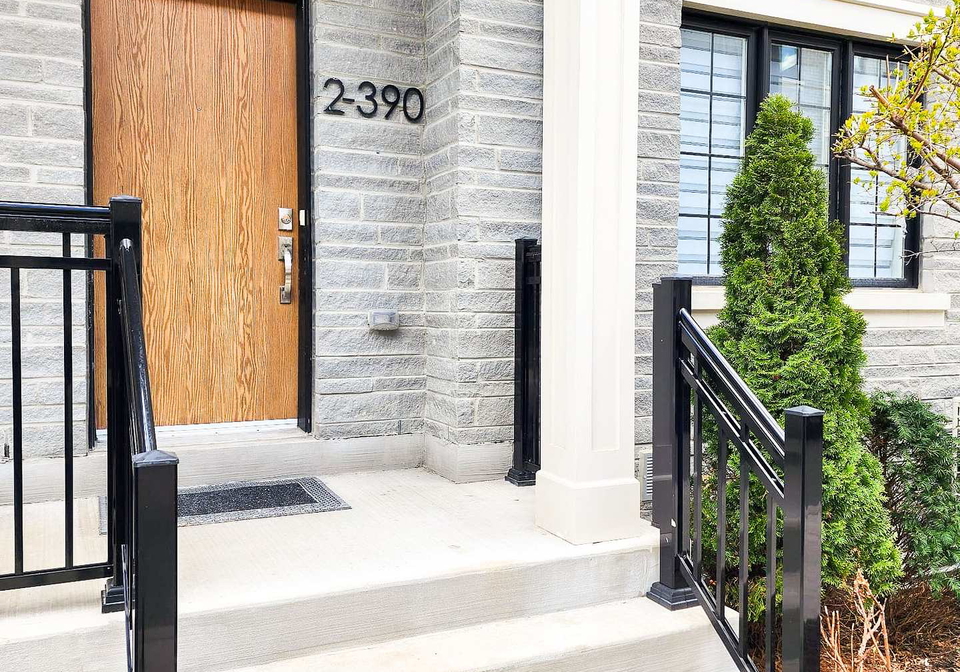 390-highway-7-e-richmond-hill-ontario-n12786914