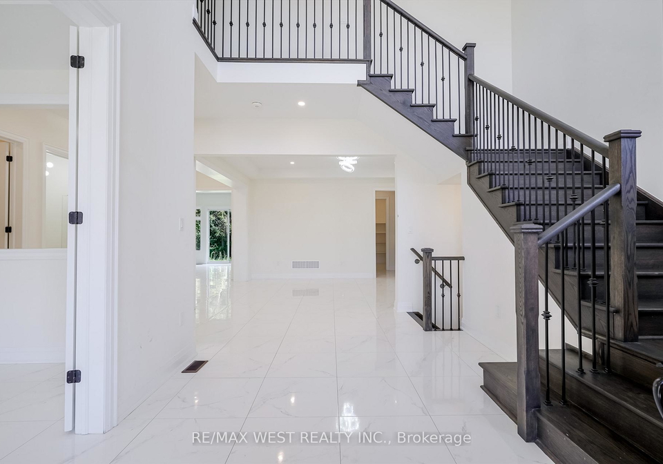 106-silk-twist-drive-east-gwillimbury-ontario-n12786986