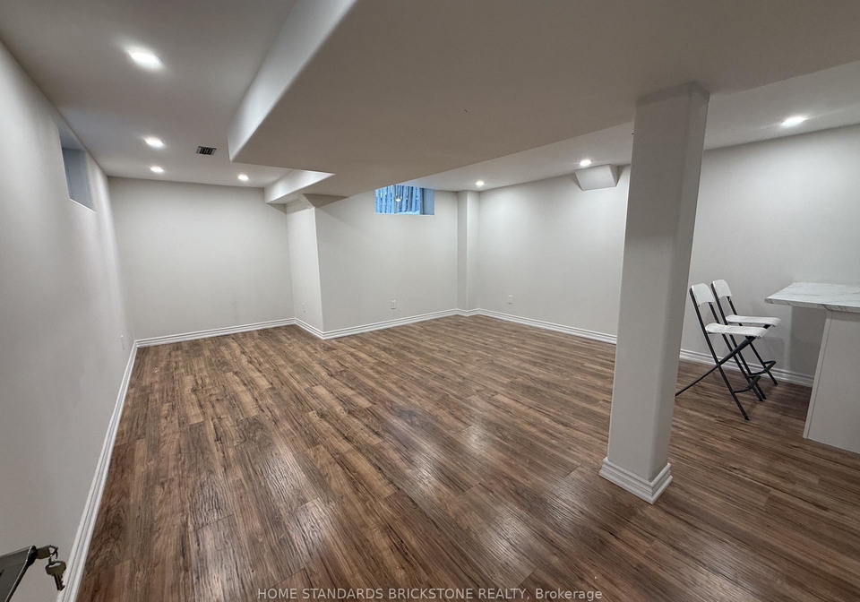 168-warwick-crescent-newmarket-ontario-n12791882
