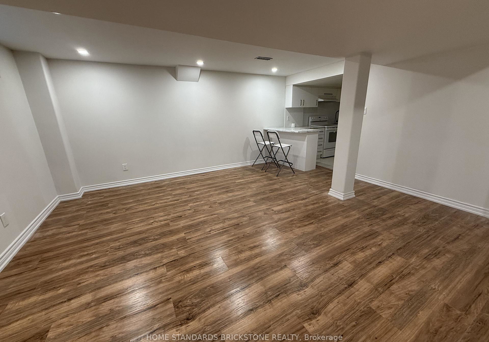 168-warwick-crescent-newmarket-ontario-n12791882
