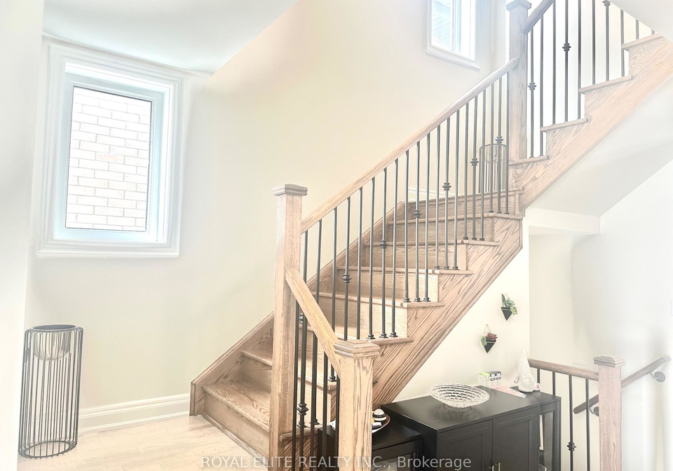 38-kenneth-rogers-crescent-east-gwillimbury-ontario-n12792118