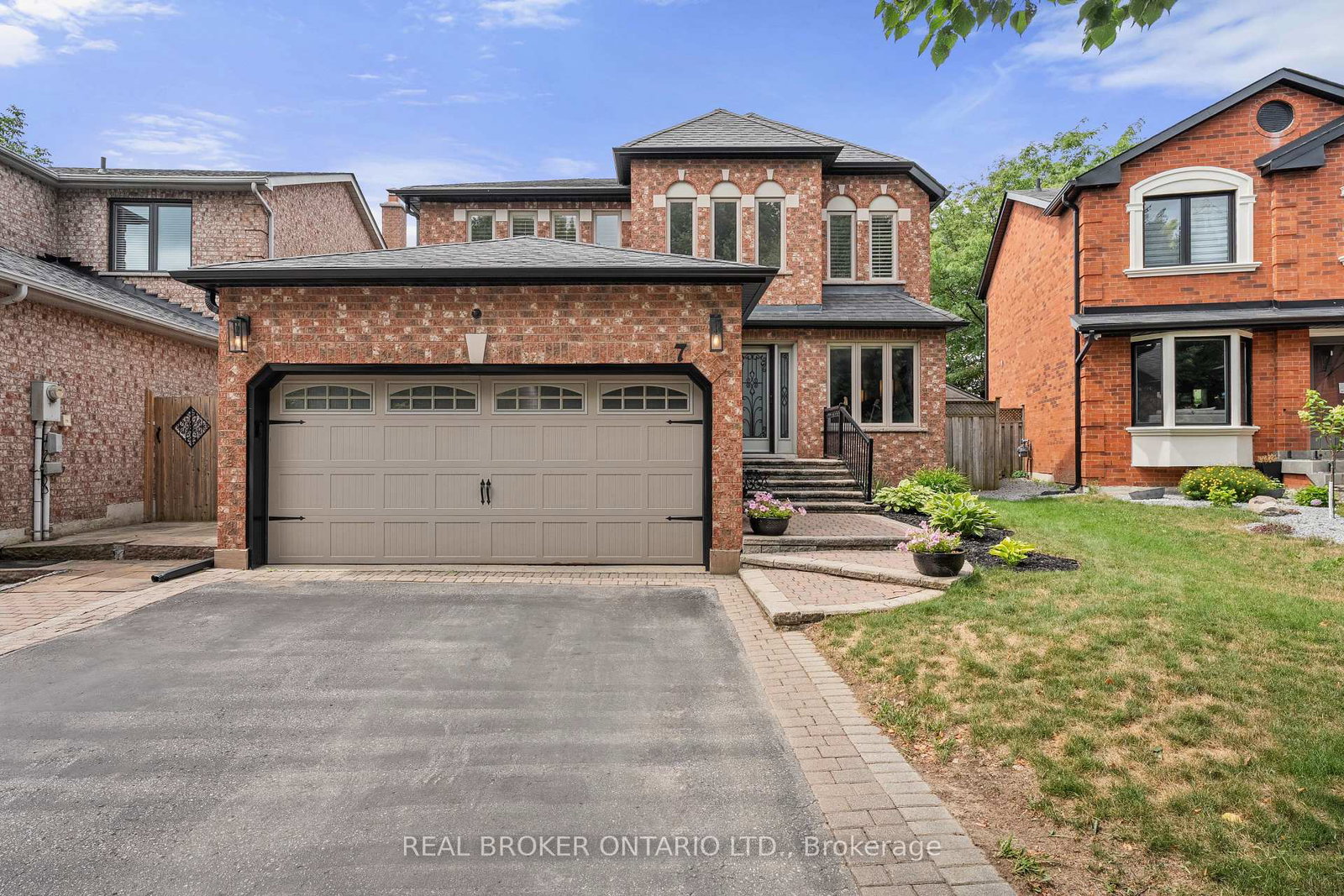 7-mahogany-court-aurora-ontario-n12792516
