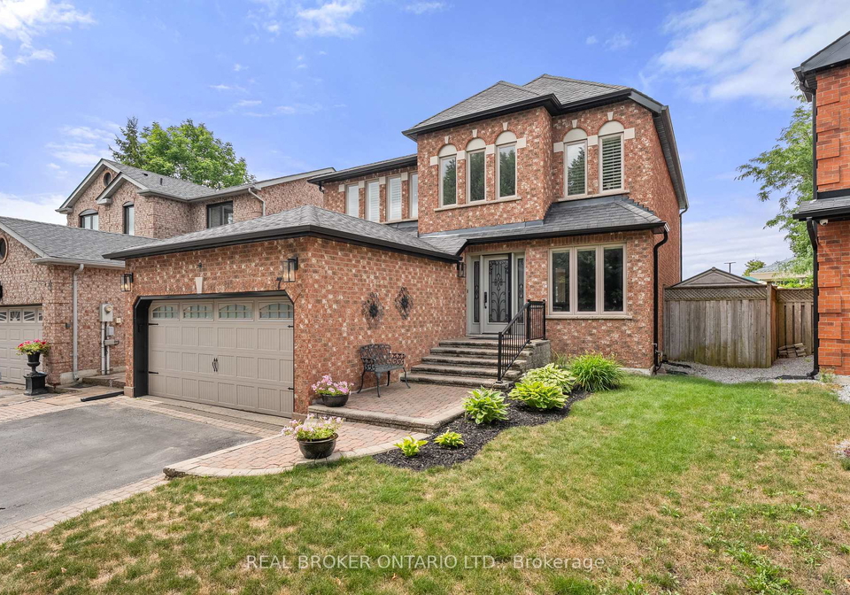 7-mahogany-court-aurora-ontario-n12792516