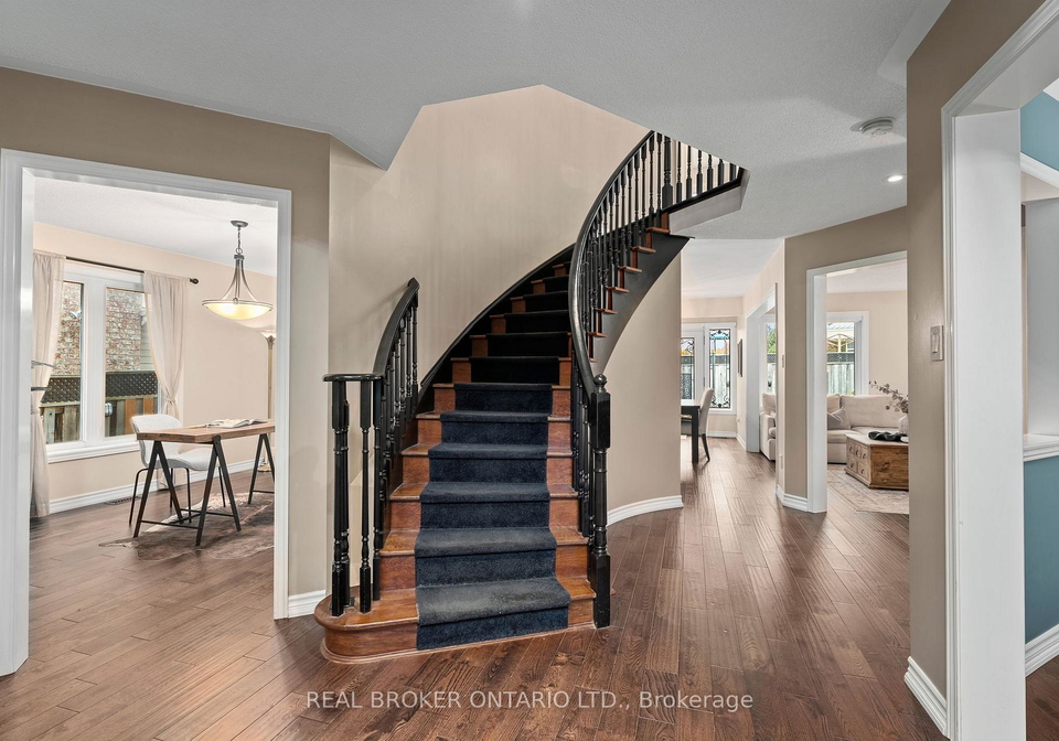 7-mahogany-court-aurora-ontario-n12792516