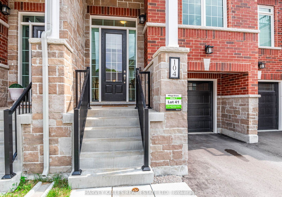 104-lyall-stokes-circle-east-gwillimbury-ontario-n12792630