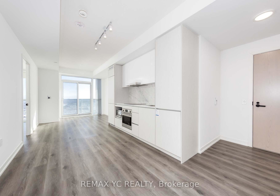28-interchange-way-vaughan-ontario-n12798320