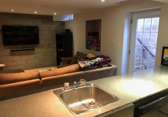 32-attridge-drive-aurora-ontario-n12800380