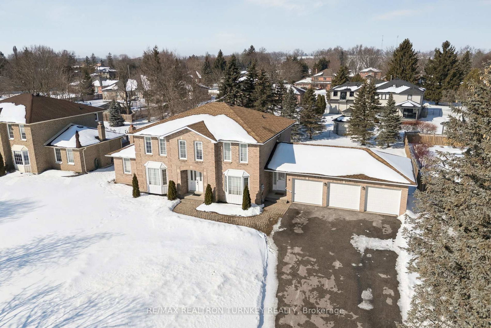 8-veronica-crescent-east-gwillimbury-ontario-n12802850