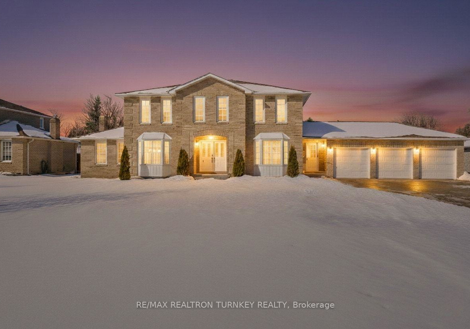 8-veronica-crescent-east-gwillimbury-ontario-n12802850