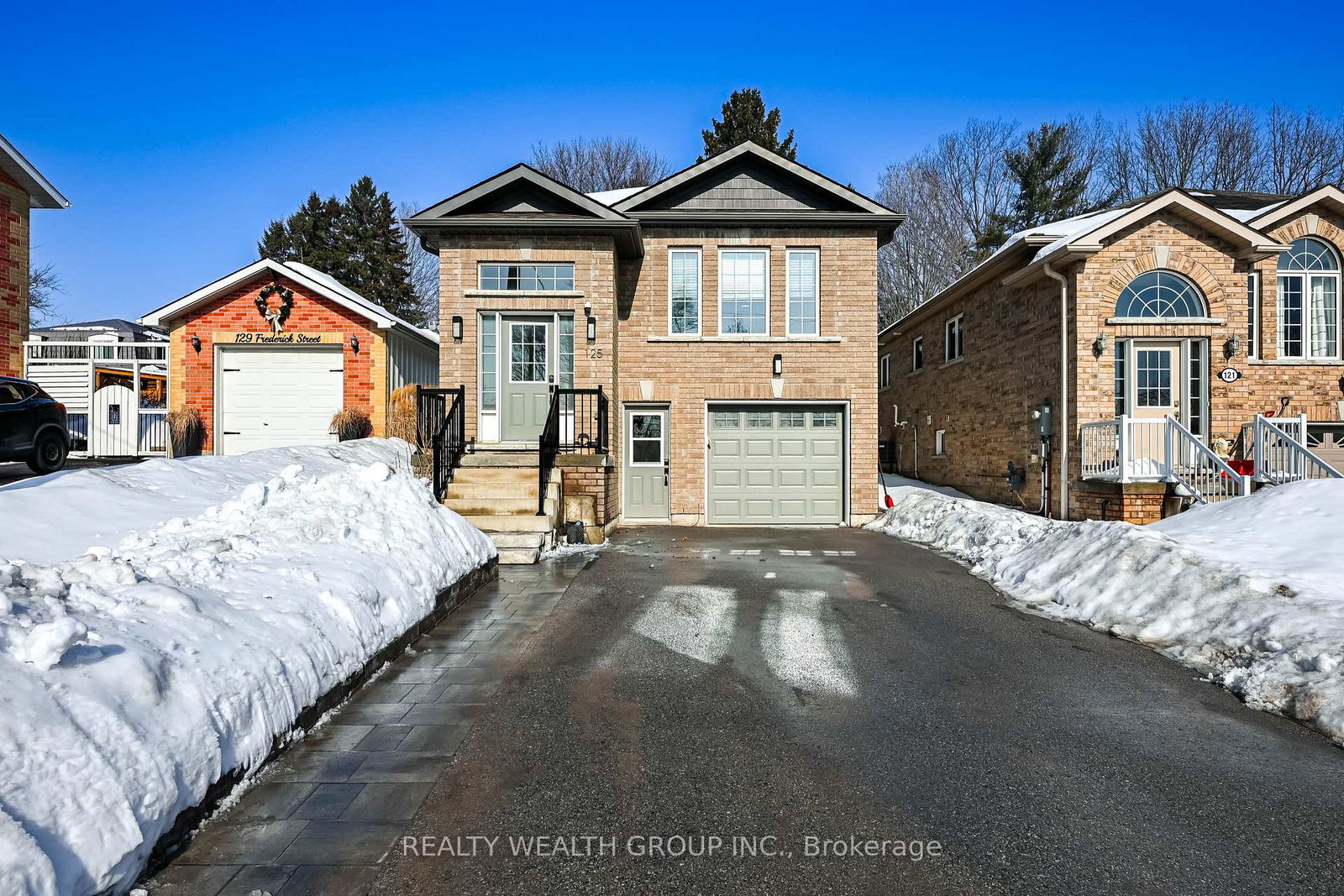 125-n-frederick-street-n-bradford-west-gwillimbury-ontario-n12803922