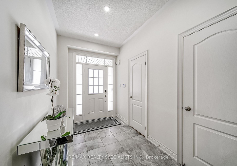807-langford-boulevard-bradford-west-gwillimbury-ontario-n12807836